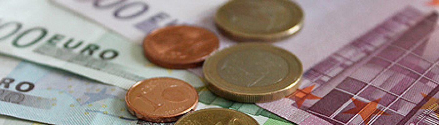 EURO-Banknoten und Münzen | Bildquelle: pixelio.de - Uwe Schlick