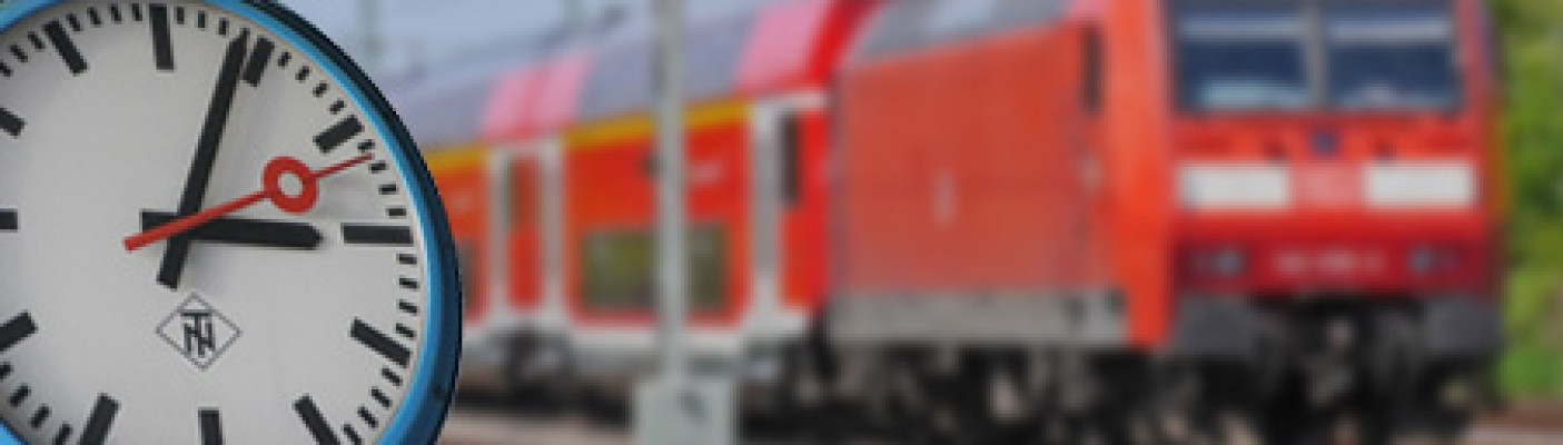 Regionalzug mit Uhr | Bildquelle: pixelio.de - Erich Westendarp, Wolfgang Dirscherl