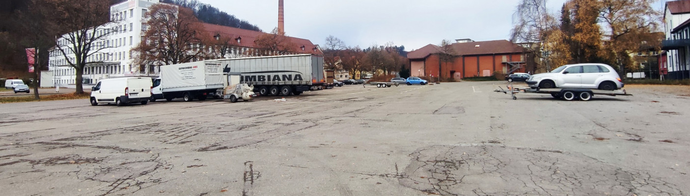 Hier stehen bald Container - Parkplatz des Thalia Theaters in Tailfingen | Bildquelle: Stadt Albstadt