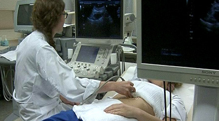 Untersuchung beim Arzt | Bildquelle: RTF.1