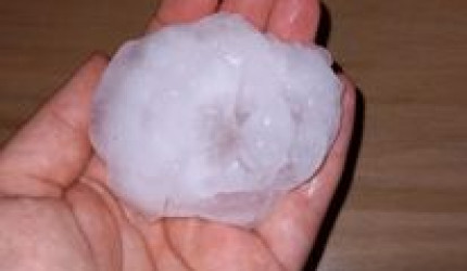 7 cm große Hagelbrocken