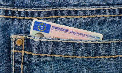 Deutscher F&uuml;hrerschein in einer Hosentasche | Bildquelle: pixabay