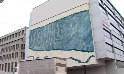 Fassadenkunstwerk in Reutlingen angebracht | Bildquelle: RTF.1