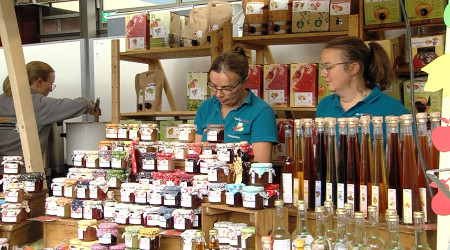 Stand am Genussmarkt im Landratsamt Tübingen | Bildquelle: 