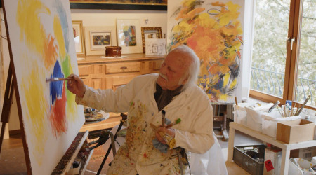 Manfred Luz bei der Arbeit im Atelier | Bildquelle: RTF.1