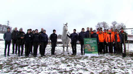 Azubis auf dem Haupt- und Landgest&uuml;t Marbach | Bildquelle: RTF.1
