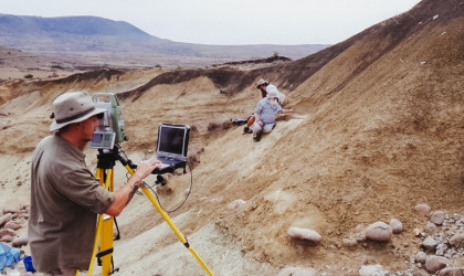 Arch&auml;ologische Ausgrabungen an der Fundstelle Jojosi 6 im Jahr 2024 | Bildquelle: Universit&auml;t T&uuml;bingen / Manuel Will
