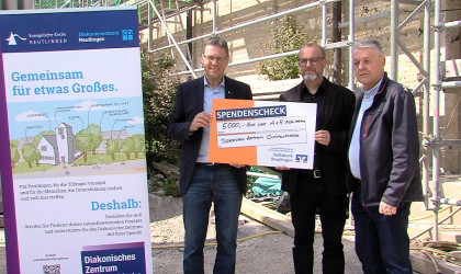 5.000 Euro Spenden&uuml;bergabe | Bildquelle: RTF.1