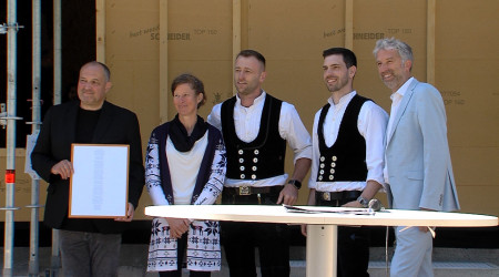 Richtfest an der Uhlandschule | Bildquelle: RTF.1