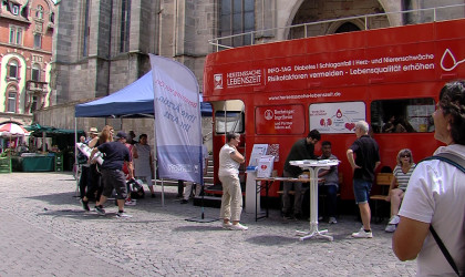 Aufkl&auml;rungsbus der Initiative "Herzenssache Lebenszeit" | Bildquelle: RTF.1