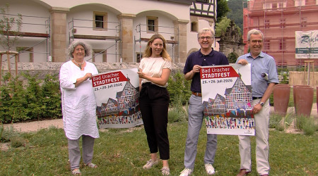 Stadt- und Burgverwaltung bewerben das Bad Uracher Stadtfest | Bildquelle: RTF.1