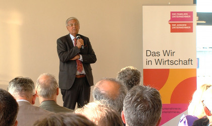 Wolfgang Bosbach bei der Jahresauptversammlung der Familien Unternehmer und Jungen Unternehmer | Bildquelle: RTF.1