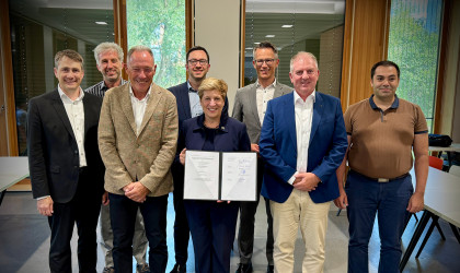 Vertragsunterzeichnung obere Neckarbahn | Bildquelle: Zweckverband Regional-Stadtbahn Neckar-Alb