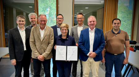 Vertragsunterzeichnung obere Neckarbahn | Bildquelle: Zweckverband Regional-Stadtbahn Neckar-Alb