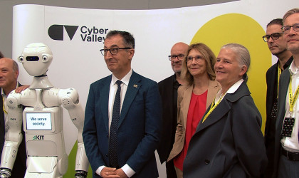 Cem &Ouml;zdemir bei "10 Jahre Cyber Valley" | Bildquelle: RTF.1