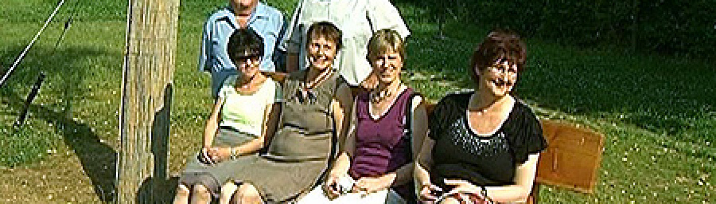 Neue Sitzb&auml;nke f&uuml;r Kindergarten Neuhausen | Bildquelle: RTF.1