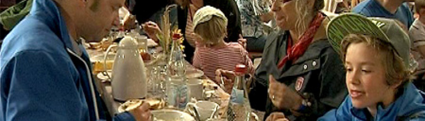 Brunch auf dem Bauernhof | Bildquelle: RTF.1