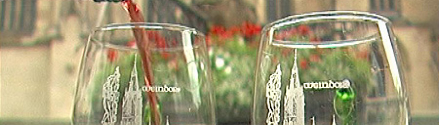 Wein wird eingeschenkt | Bildquelle: RTF.1