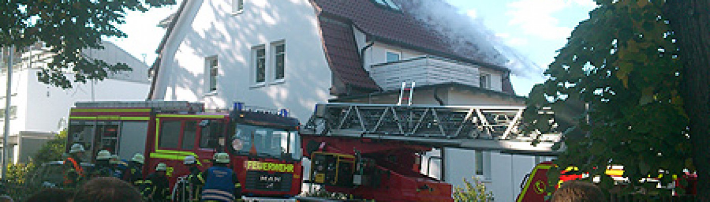 Dachstuhlbrand in der Schlossbergstra&szlig;e | Bildquelle: RTF.1