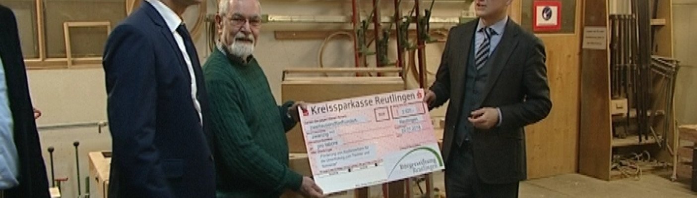 Scheck Pro Labore | Bildquelle: RTF.1