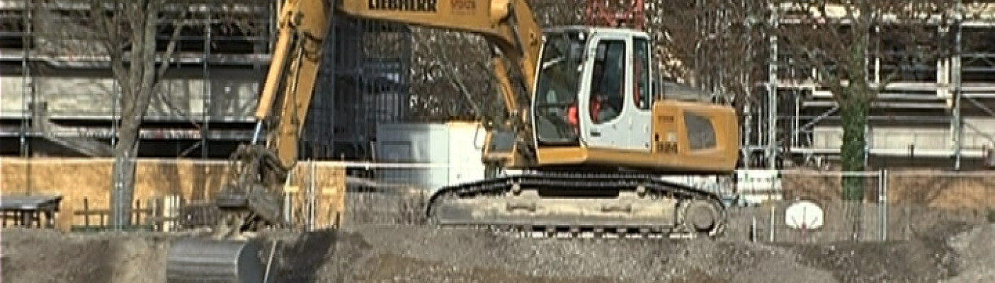 Bauarbeiten mit Bagger | Bildquelle: RTF.1