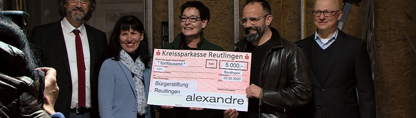 Scheck&uuml;bergabe an B&uuml;rgerstiftung Reutlingen | Bildquelle: RTF.1