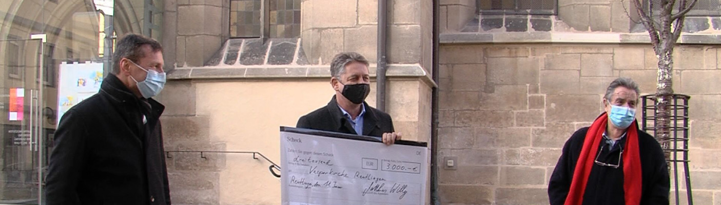 Scheck&uuml;bergabe Vesperkirche | Bildquelle: RTF.1