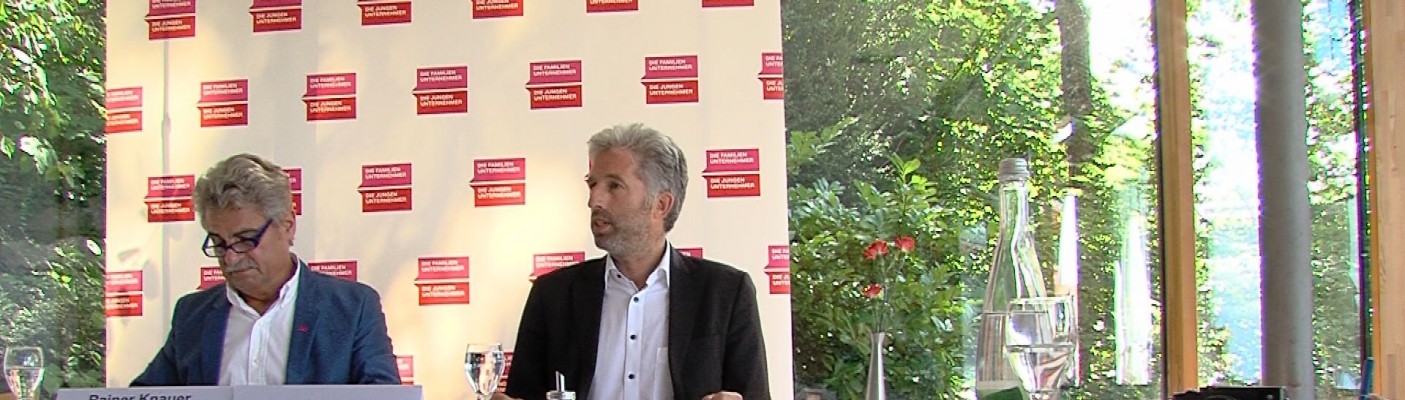 Politik und Wirtschaft im Dialog | Bildquelle: RTF.1