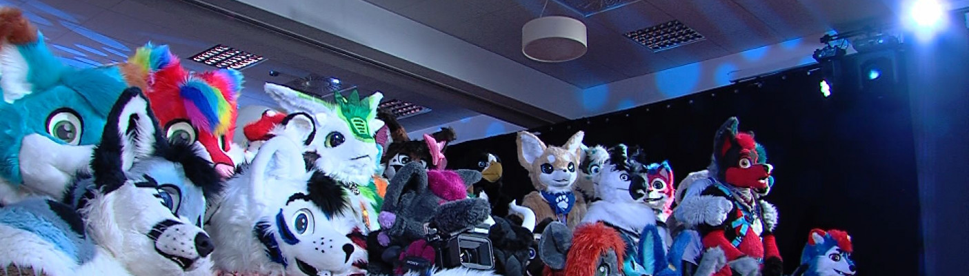 Furries treffen sich zum Gruppenbild | Bildquelle: RTF.1