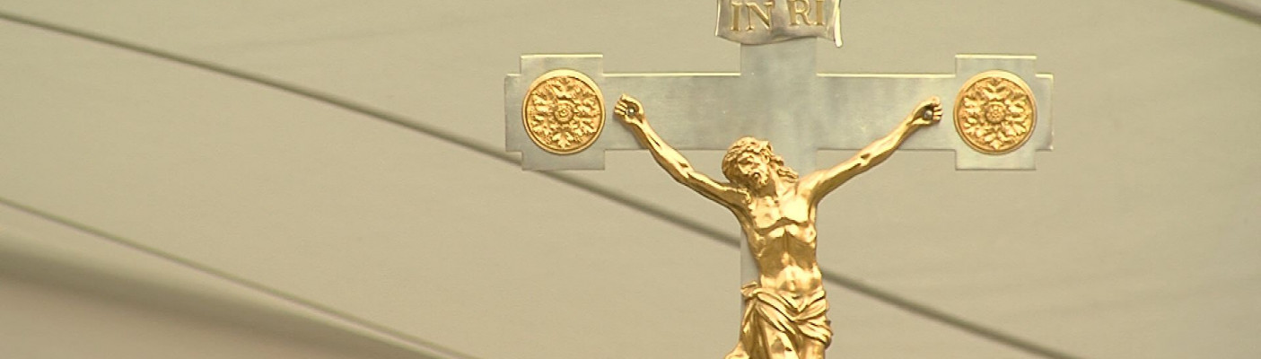 Jesus an Kreuz | Bildquelle: RTF.1