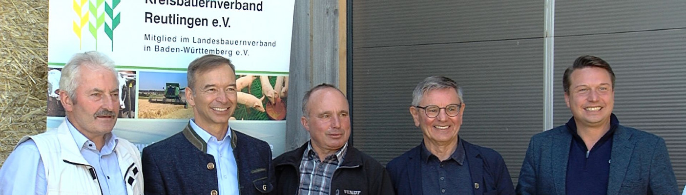 v.l.n.r.: Gebhard Aierstock (Kreisbauernverband), Pascal Kober (FDP), Richard Bazlen (Landwirt), Rudi Fischer (FDP), Manuel Hailfinger (CDU) | Bildquelle: RTF.1