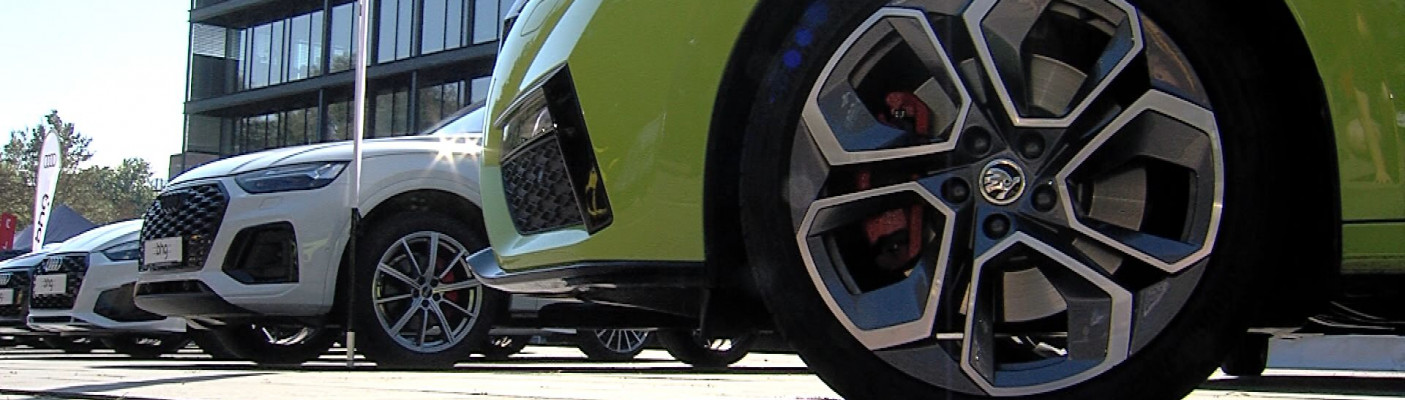 Autos in einer Reihe | Bildquelle: RTF.1