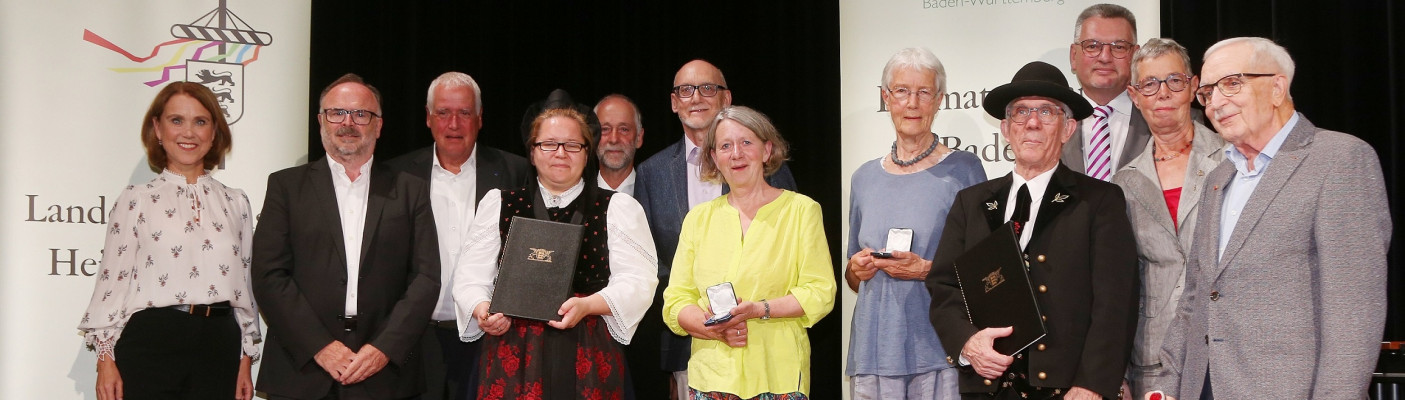 Träger der Heimatmedaille Baden-Württemberg | Bildquelle: Ministerium für Wissenschaft, Forschung und Kunst Baden-Württemberg