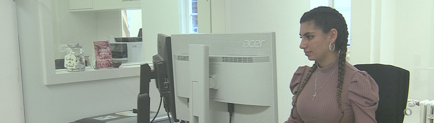 Mitarbeiterin im Tübinger Ausländeramt | Bildquelle: RTF.1