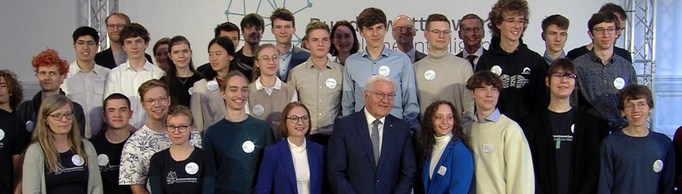 Gruppenbild mit Frank Walter Steinmeier | Bildquelle: RTF.1