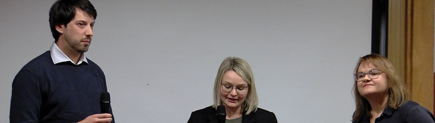 Stellen den cReaTor cube vor: Bastian Bender, Antje Kochendörfer und Dr. Karin Bürkert | Bildquelle: RTF.1