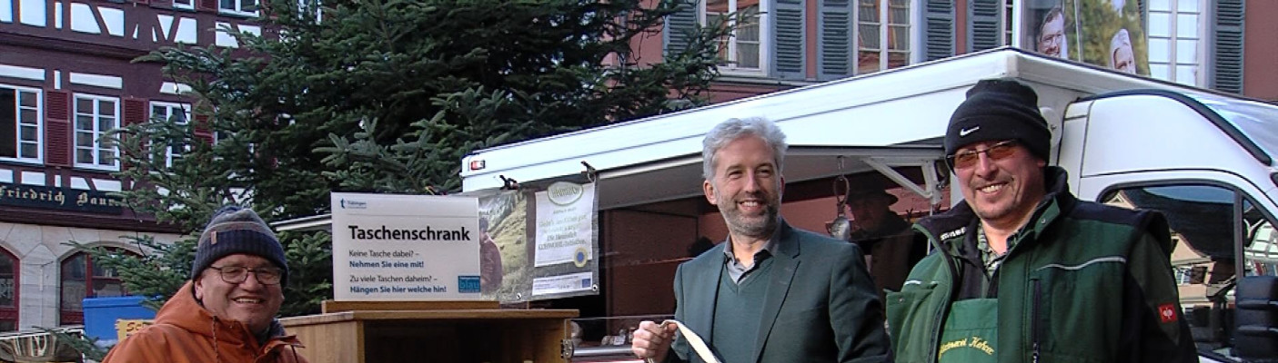 OB Palmer weiht Taschenschrank ein | Bildquelle: RTF.1