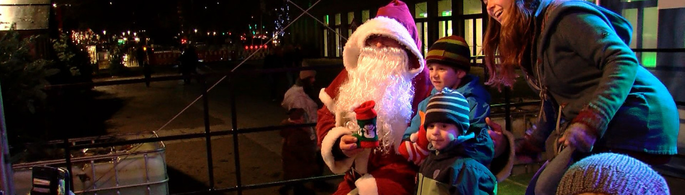 Nikolaus auf dem Weihnachtsmarkt | Bildquelle: RTF.1