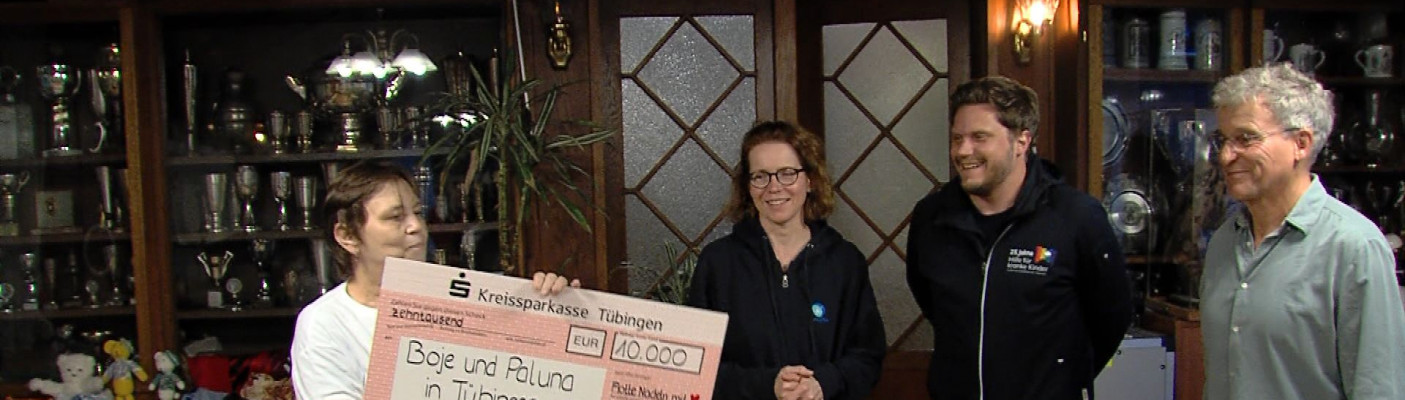 Flotte Nadeln mit Herz übergeben 10.000 Euro | Bildquelle: RTF.1