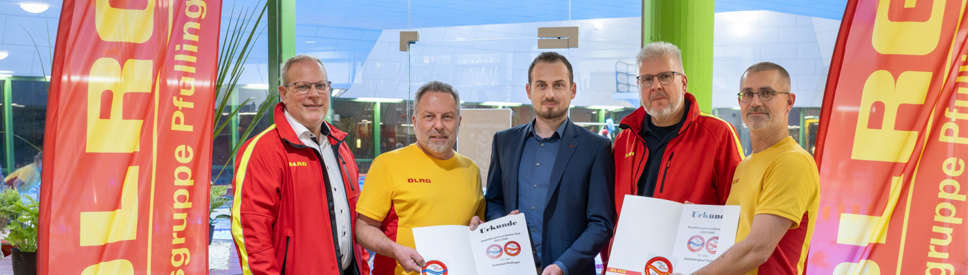 Ausgezeichnete Bäder - Erfolgreiche Zusammenarbeit zwischen Stadt und DLRG Pfullingen sichert Schwimmausbildung und Nachwuchsförderung | Bildquelle: Stadt Pfullingen