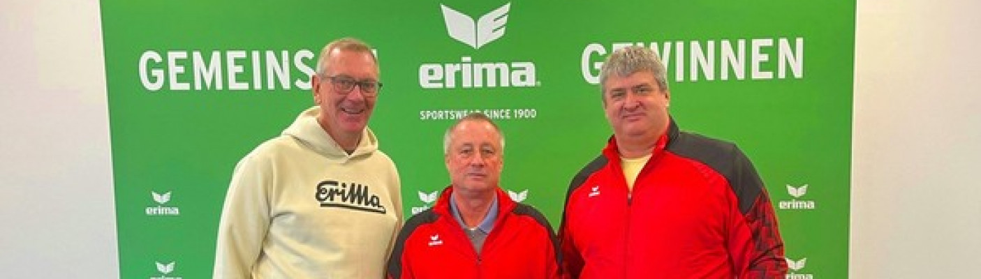 v.l.n.r. Andre Bachmann (ERIMA Geschäftsführer Vertrieb & Marketing), Thomas Kübler (Vorstand Sport & Spielbetrieb), Markus Knodel (erweiterter Vorstand & Leistungssport-Referent)  | Bildquelle: ERIMA
