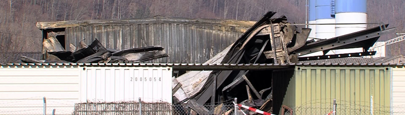 Gro&szlig;brand einer Lagerhalle Lichtenstein - Brandruine | Bildquelle: 