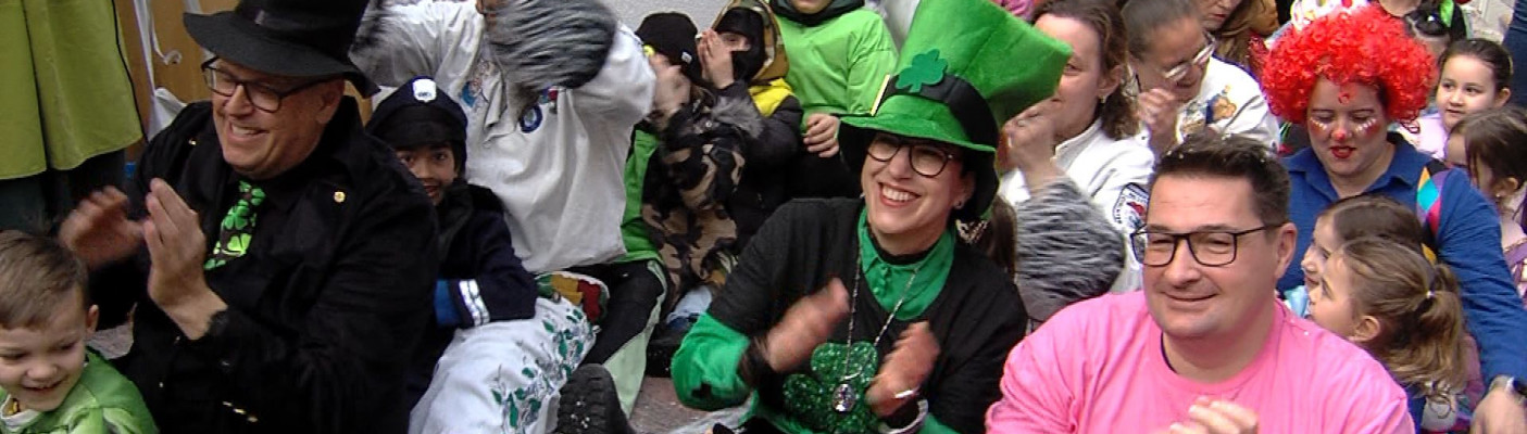 Narrenparty beim Rathaussturm in Metzingen | Bildquelle: RTF.1