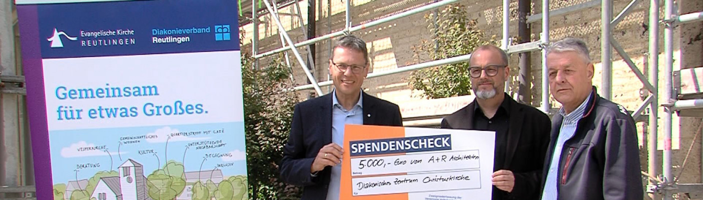 5.000 Euro Spenden&uuml;bergabe | Bildquelle: RTF.1