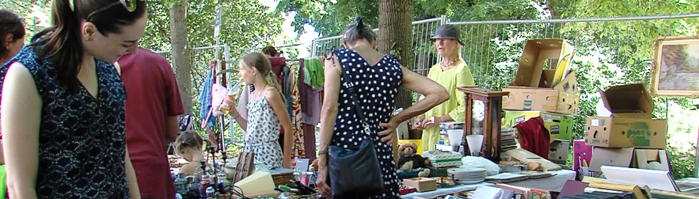 Flohmarkt in der Uhlandstra&szlig;e | Bildquelle: RTF.1