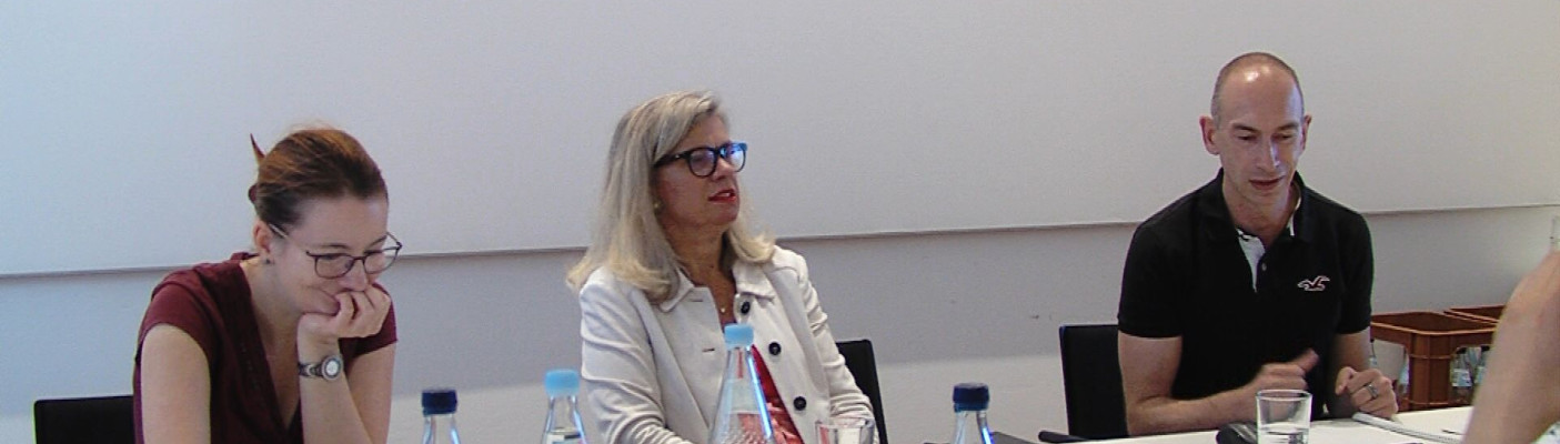 Dr. Gundula Sch&auml;fer-Vogel, Holger Chemnitz und mehr | Bildquelle: RTF.1