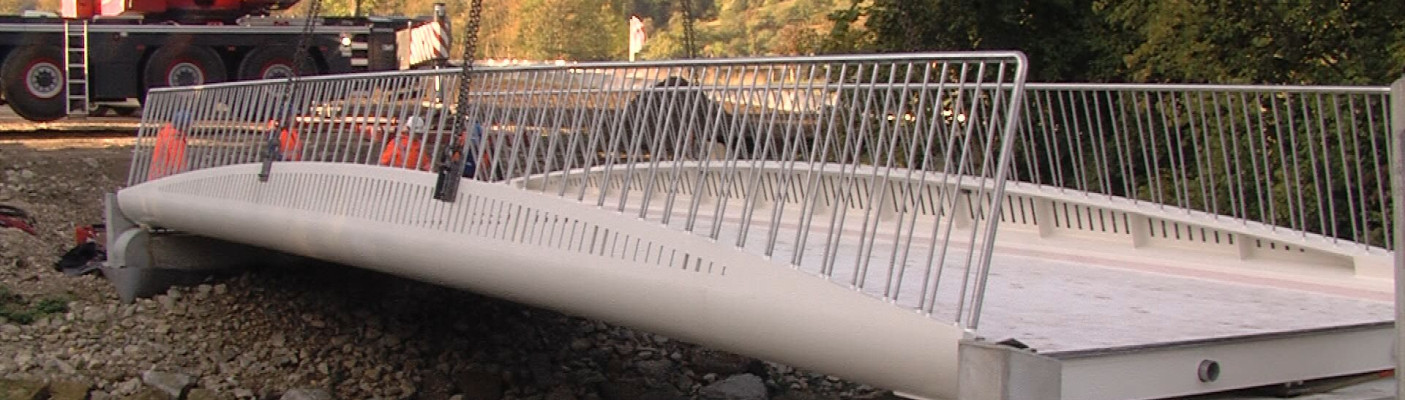 Br&uuml;ckeneinhebung Bad Urach Gartenschau | Bildquelle: RTF.1