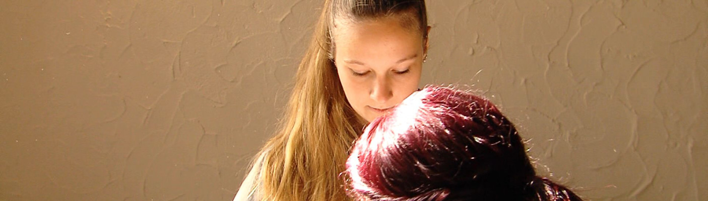 Bestatterin Emily Bayer | Bildquelle: RTF.1