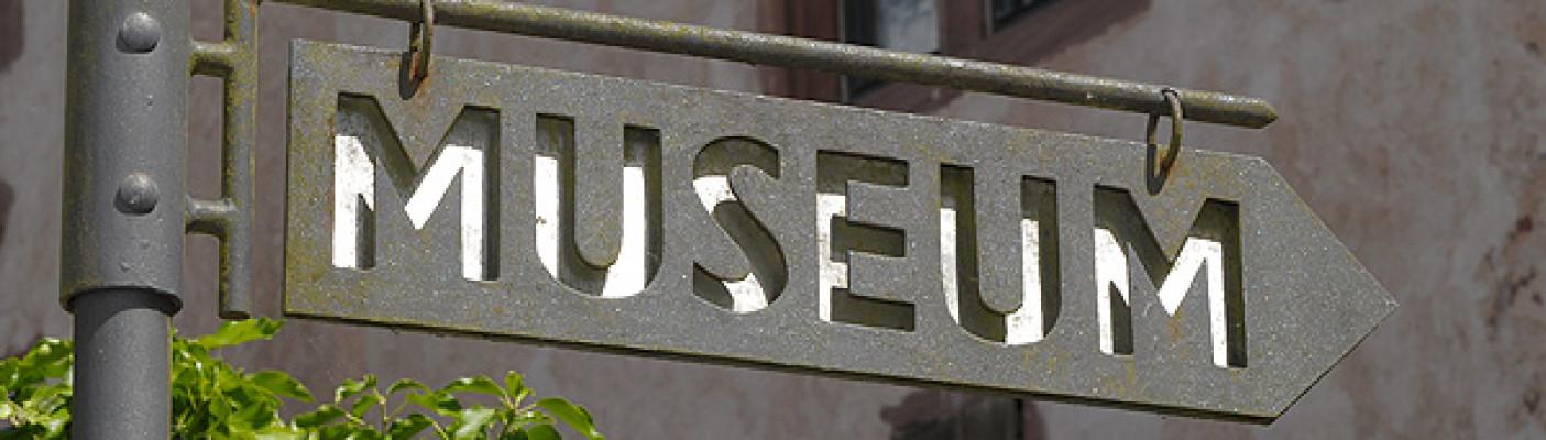 Schild "Museum" | Bildquelle: RTF.1