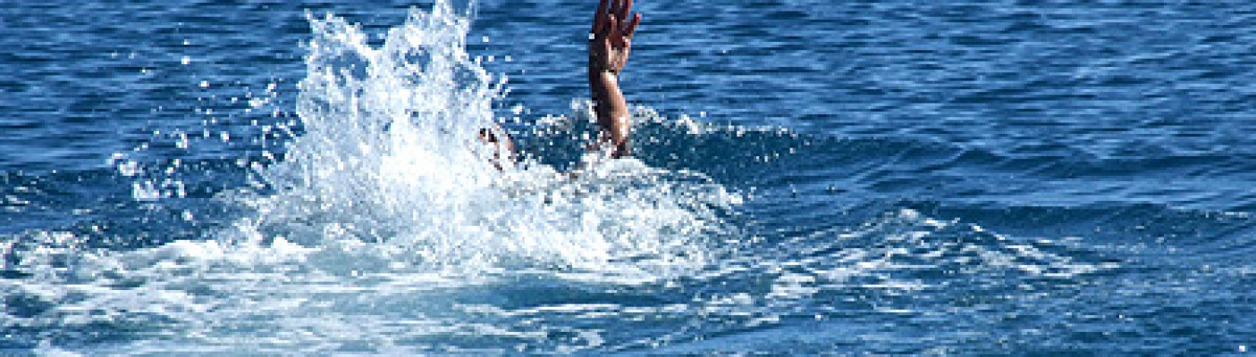 Schwimmer im Wasser | Bildquelle: pixelio.de - Rainer Sturm